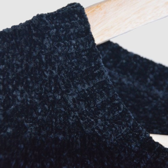Twik Chenille Sweater – Black, Size L, Soft & Cozy - Picture 2 of 3
